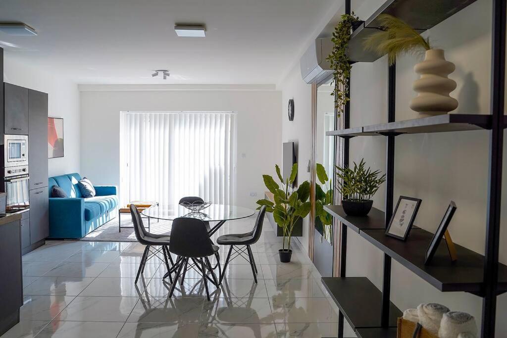 Luxurious Apartment Next To The Sea Gzira Buitenkant foto